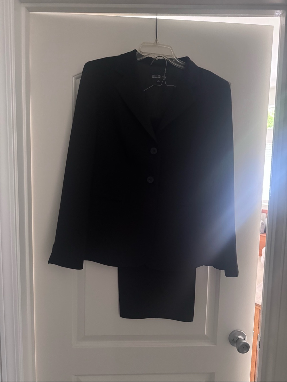 Jones New York Black Two-Button Women's Pant Suit (Blazer & Pants)